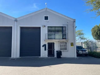 Warehouse unit in sought after area