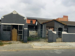 3 Bedroom House For Sale