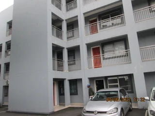 Neat 2 bedroom  apartment in Athlone Park/Amanzimtoti