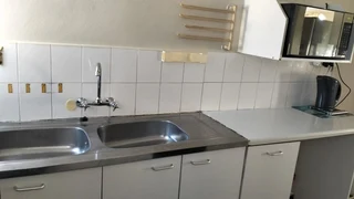 Charming 3-Bedroom Townhouse: Comfort and Style in Arboretum