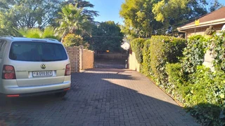 Charming 3-Bedroom Townhouse: Comfort and Style in Arboretum