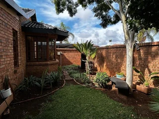 3 Bedroom Freestanding house in the heart of Bendor