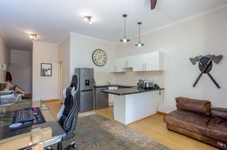 One bedroom, one bathroom apartment on the third floor in Rondebosch