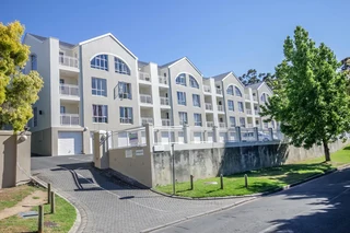 SHARED ACCOMODATION -1 Bedroom available  - La Colline