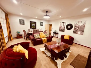 4 bedroom house with flat for sale in Vryheid
