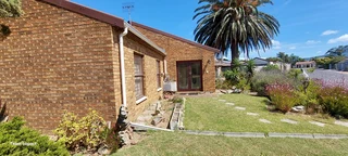 &#34;Spacious Facebrick Townhouse with Great Potential – Ready for Your Personal Touch!&#34;