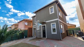 Welcome to this gorgeous double-storey home located in Leopards Rest.