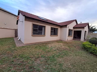 3 Bedroom House In Thatchfield Hills