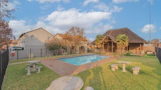 2 Bedroom 1 Bathroom for sale in Greenstone
