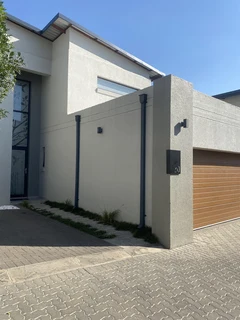 3 Bedroom Townhouse For Sale at Crowthorne AH