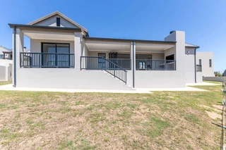 3 Bedroom Family home with no transfer duty in a security estate!