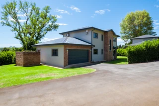 Modern Family Townhouse in the Heart of Hilton