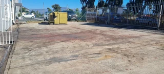 Secure factory with good yard space