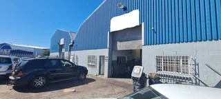 Secure factory with good yard space