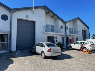 Warehouse in sought after park in Capricorn