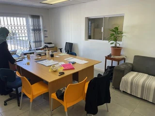 Warehouse in sought after park in Capricorn