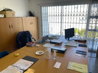 Warehouse in sought after park in Capricorn