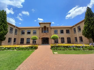 469 sqm Office To Let in Bryanston