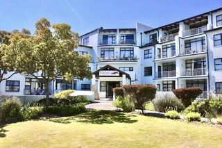 Beautiful 2 Bedroom, 2 bathroom apartment in Equini Lifestyle Centre