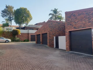 2 Bedroom, 2 Bathroom Townhouse For Rent in Corlett Gardens!