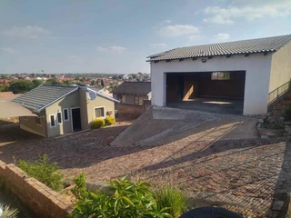 2 bedrooms house to rent in Soshanguve M