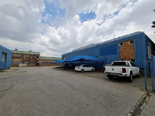 Neat mini unit to let in Benrose