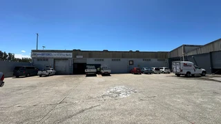 Warehouse to let in North End