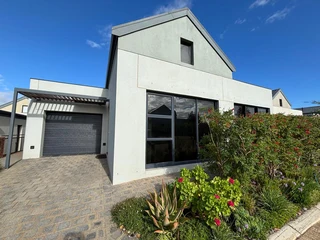 Charming 2-Bedroom Freestanding Retirement Unit