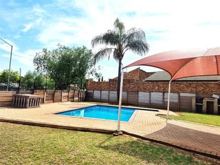 2 Bedroom Apartment for Sale in Garsfontein