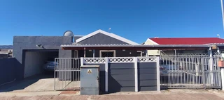3 Bedroom House With A Separate Entrance Perfect For An Investment