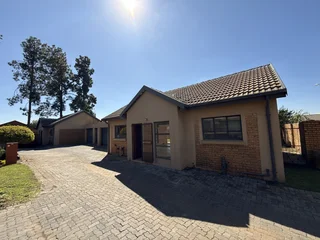 Neat &amp; Practical 2-Bedroom Unit with Double Garage in Equestria!