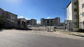 Smart Investment: Secure 2-Bedroom Apartment in Scottsdene