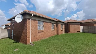 The Perfect Family Nest- 3 Bedroom in a Secure Estate