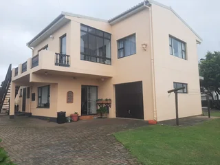 5 Bedroom house in Reebok For Sale