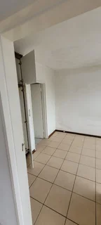 1 Bedroom Flat to rent &#64; Joy-Anne Court  in Amalinda Close to Frere Hospital