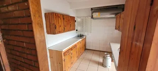 1 Bedroom Flat to rent &#64; Joy-Anne Court  in Amalinda Close to Frere Hospital