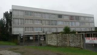 1 Bedroom Flat to rent @ Joy-Anne Court  in Amalinda Close to Frere Hospital