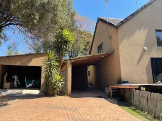 Modern 1 Bedroom, 2 Bathroom Duplex on Plot.