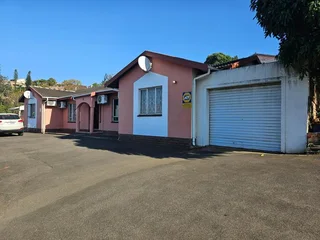Dual-Income Gem: Ideal Investment or Family Haven Near Coastal Attractions
