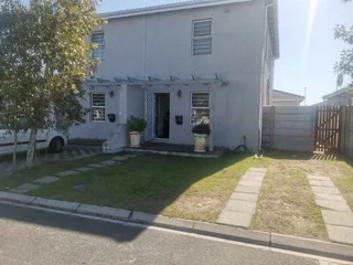 Beautiful 3 bedroom Town house for Sale in Bardale Village