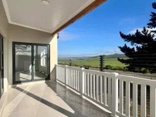 Luxurious 3-Bedroom Oasis in Secure Complex!