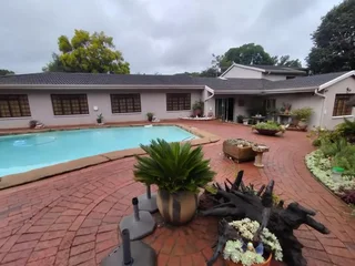 Spacious Family Home with Flatlet – A Perfect Blend of Comfort and Convenience