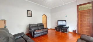 Spacious 2 Bedroom Apartment To Rent in Bulwer, Durban, KwaZulu Natal