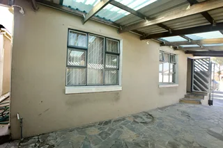 Charming 3-Bedroom Family Home with Entertainment Area
