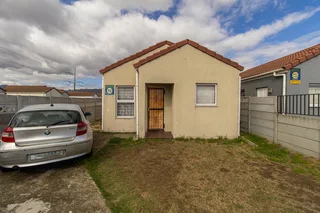 2 Bedroom House For Sale in Broadlands Village