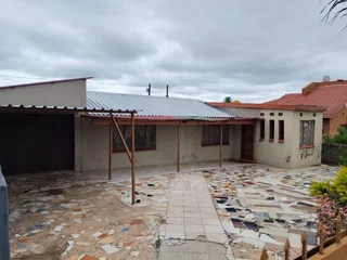 A Spacious 4 Room House &#43; Profitable 3 Room Accomodation For Sale (Seshego Zone 1)(Cash Only)