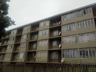 Charming 2.5 Bedroom Apartment Near Southway Mall
