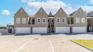 4 Bedroom Penthouse in Oude Chardonnay Estate, Paarl South