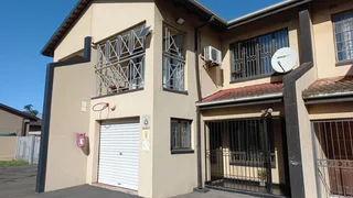 Modern 3 Bedroom Duplex Apartment in Secure Complex – Move-In Ready!