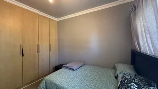 Luxurious Family Home with Flatlet in Prime Location**